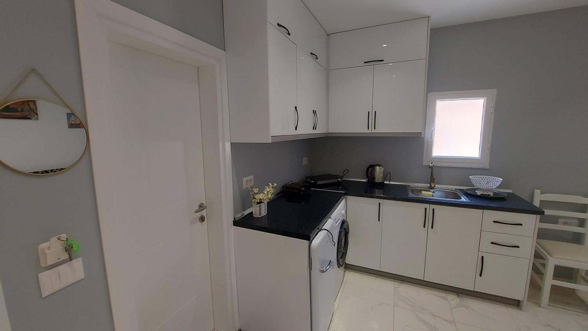 Beni 'S Apartments Sarandë 外观 照片