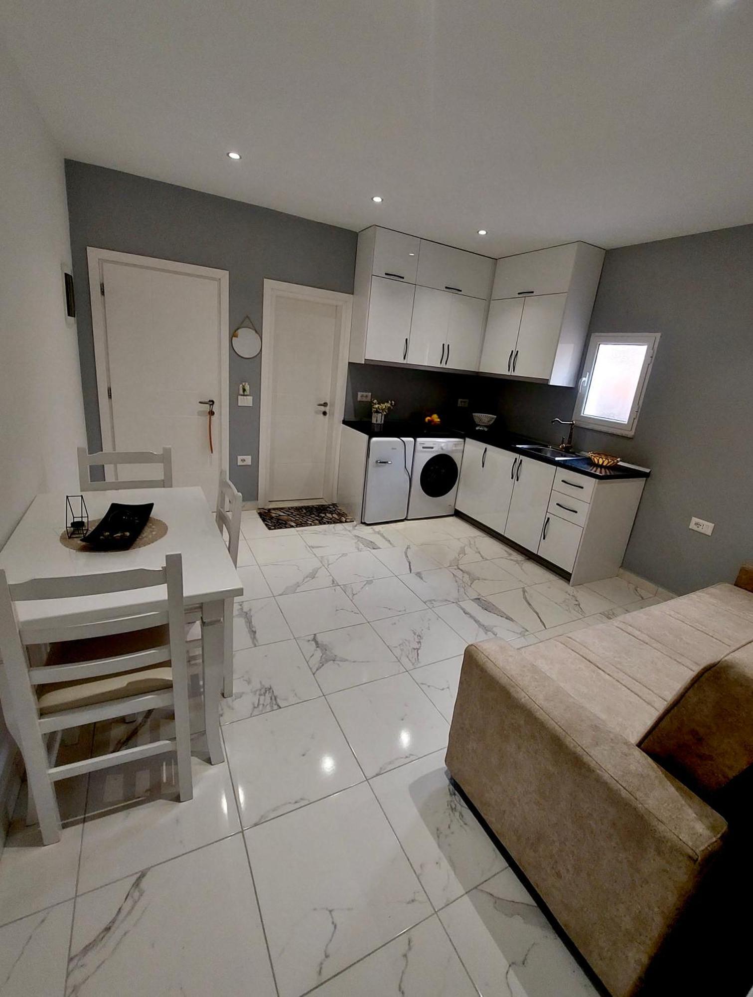 Beni 'S Apartments Sarandë 外观 照片