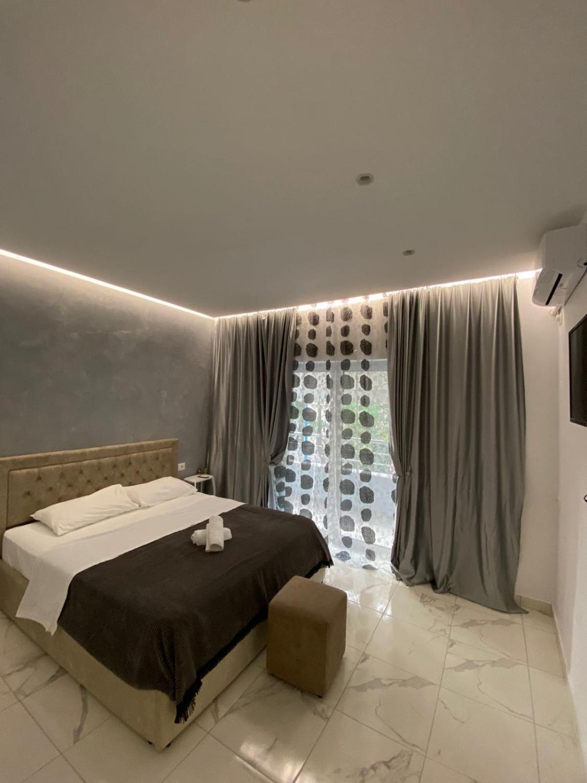 Beni 'S Apartments Sarandë 外观 照片